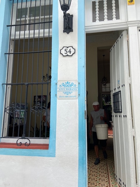 Azul Habana B&B entrance at number 54